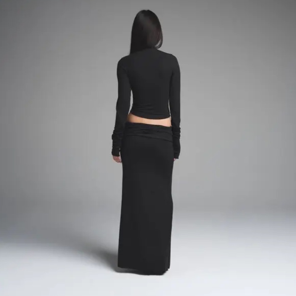 SKIMS CLOUD FOLDOVER LONG SKIRT IN ONYX XS S - Picture 3 of 6